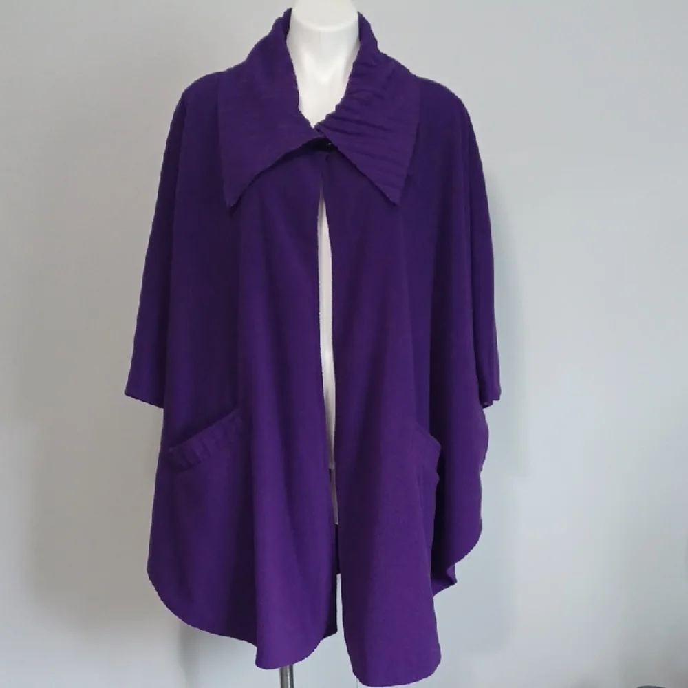 Women's Purple poncho, cape.  Casual fleece, single button close. ONE SIZE